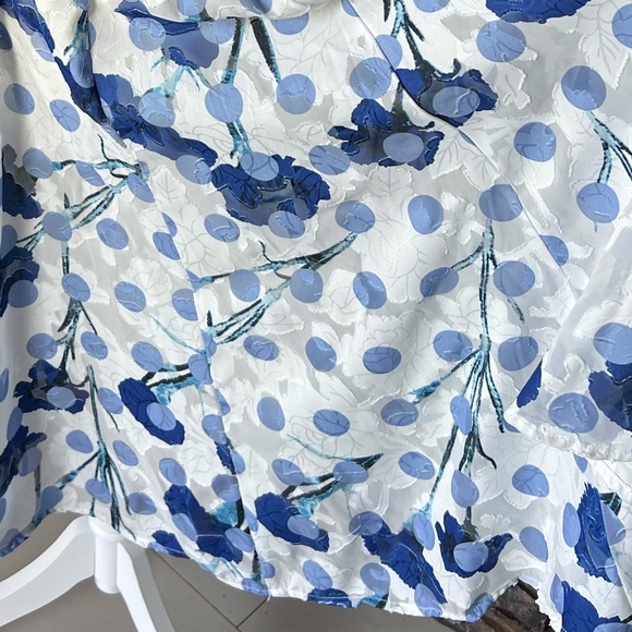 Gabby Skye Blue and White Sleeveless Midi Dress - Picture 4 of 13